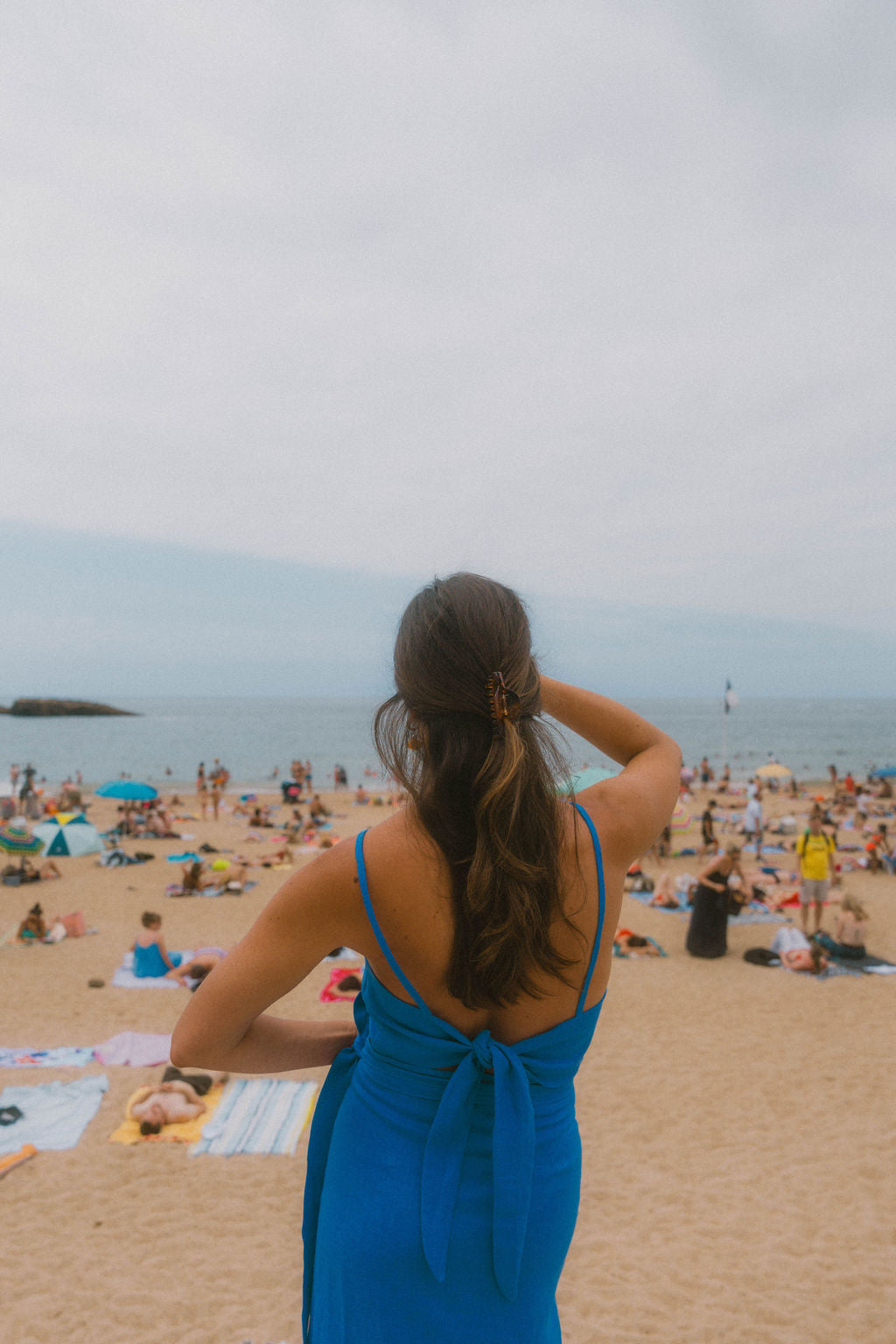 AMARRE CROP TOP NOUÉ | BLEUET