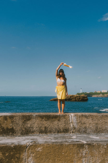 HORIZON JUPE COURTE NOUÉE | JAUNE SOLEIL